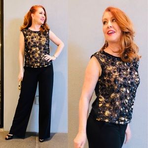 BCBG MAX AZRIA unique top- BARGAIN 😀